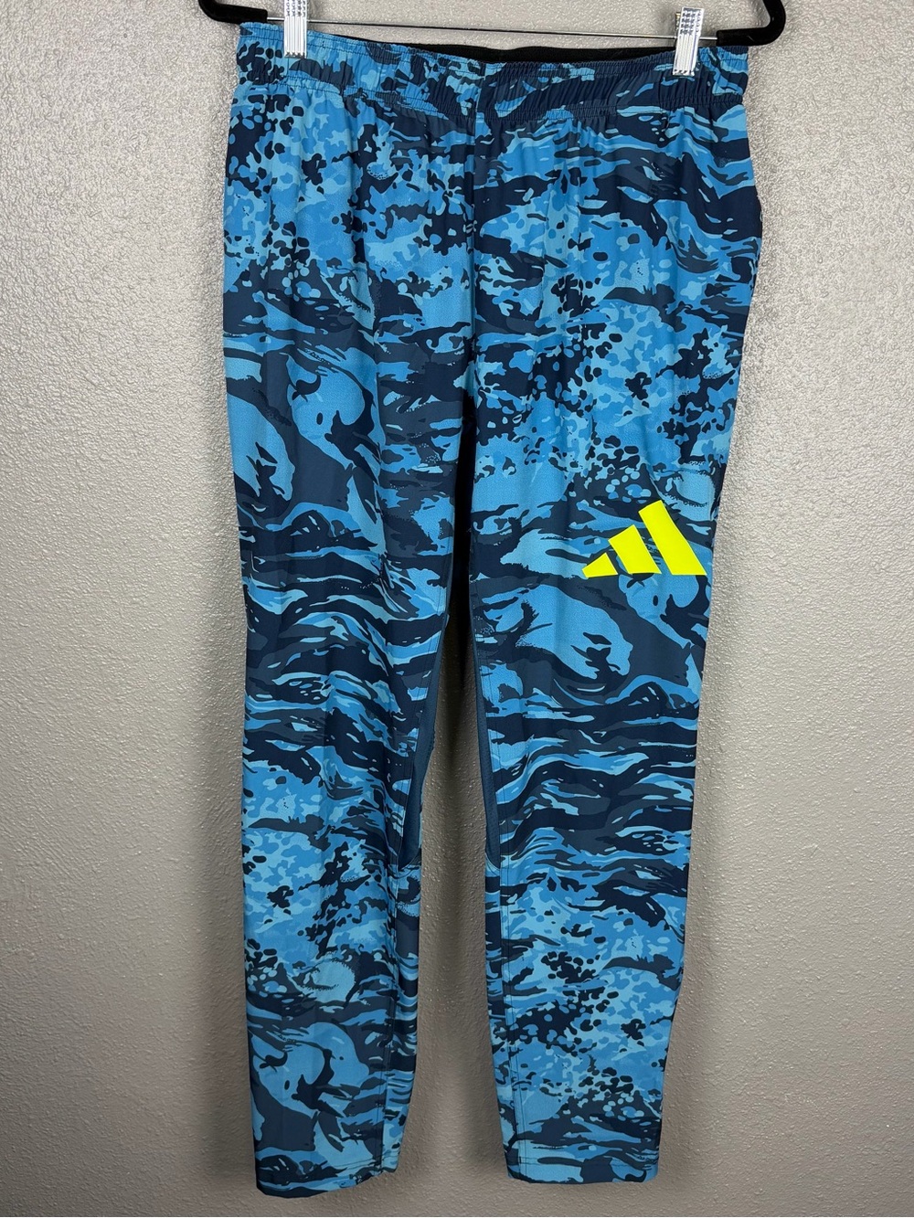 adidas 3 Bar Primegreen Blue Camo Pants AEROREADY Vented Men’s L Workout Tapered